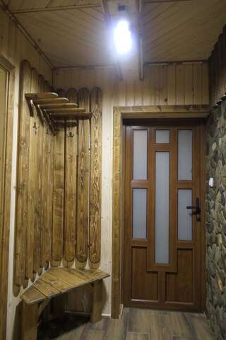 Гостевой дом Voyage Tatariv Татаров Двухместный номер с 1 кроватью и собственной ванной комнатой-10