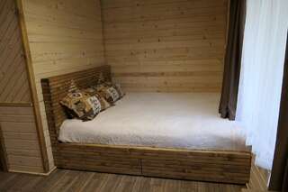 Гостевой дом Voyage Tatariv Татаров Двухместный номер с 1 кроватью и собственной ванной комнатой-2