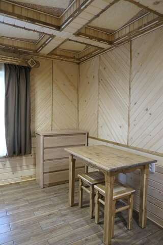 Гостевой дом Voyage Tatariv Татаров Двухместный номер с 1 кроватью и собственной ванной комнатой-5