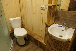 Гостевой дом Voyage Tatariv Татаров Двухместный номер с 1 кроватью и собственной ванной комнатой-8